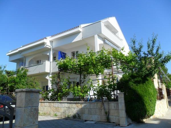 Apartment In Okrug Gornji With Seaview, Balcony, Air Condition, Wifi Trogir Exterior photo